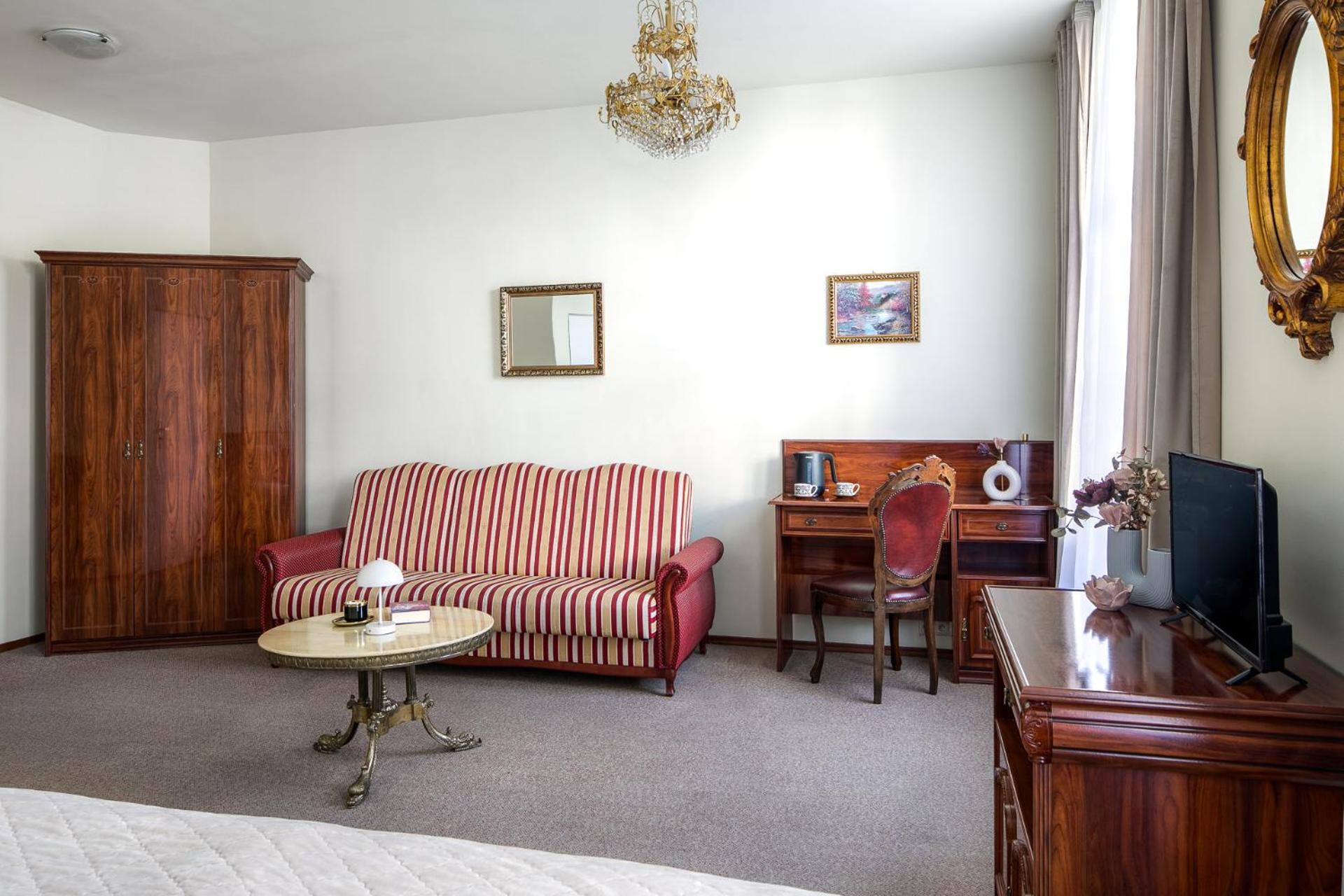 Old Time Aparthotel Krasków Εξωτερικό φωτογραφία